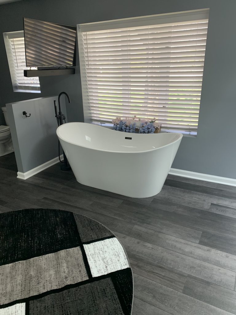 freestanding tub